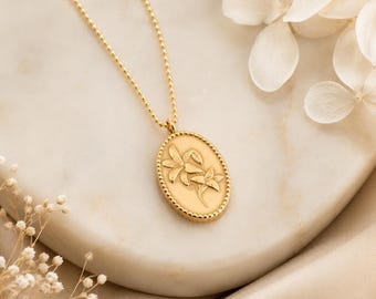Lily Flower Necklace – Vintage Flower Lily Pendant, Dainty Floral Jewelry, Oval Flower Gift for Her, Mom Gift, Gold Necklace, Rose Pendant