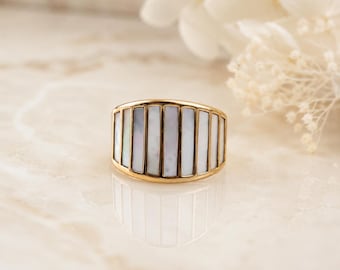 Pearl Ring, Chunky Ring, Gold Pearl Ring, Signet Ring, Minimalist Dainty Ring, Stacking Ring, 18K Gold Plated Jewelry Gift for Her