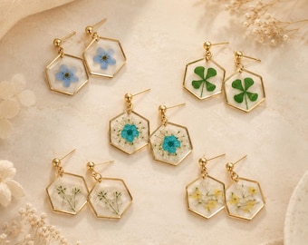 Pressed Flower Earring – Real Pressed flower, Resin Flower Earring, Dainty Floral Jewelry, Circle Flower Gift for Her, Mom Gift