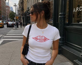 Guarde o drama para sua mãe | Camiseta feminina inspirada nos anos 90