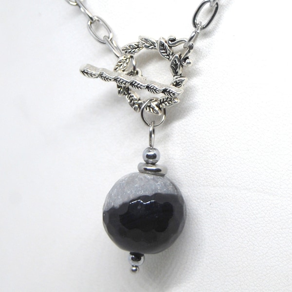 Lariat Style Necklace with Black Agate and Crystal Druzy 16mm Faceted Round Bead Pendant, Toggle Clasp, Stainless Steel Necklace Chain