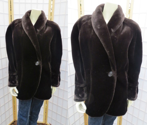 Faux fur ladies jacket/ fur coat / vintage faux fu