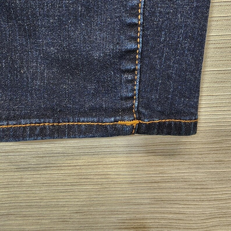 Pantalones vaqueros True Religion GENO Relaxed Slim de lavado oscuro para hombre @25 Talla 30/31 imagen 4