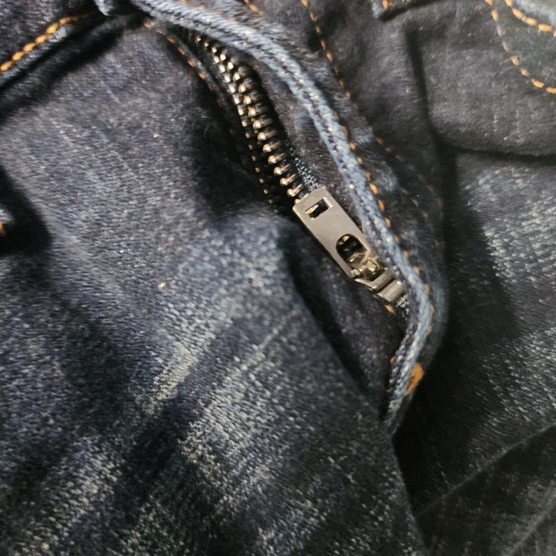 Pantalones vaqueros True Religion GENO Relaxed Slim de lavado oscuro para hombre @25 Talla 30/31 imagen 16