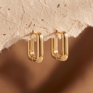 18K Gold Filled Link Huggie Earrings, Geometric Square Hoop Earrings, Minimalist Dainty Huggie Hoops, Modern Gold Jewelry,Everyday Chic Gift