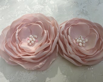 Triple Blush Pink Beige Light Nude Flower Hair Clip Fascinator Rose Floral 0157 Triple Blush Pink Beige Light Nude Flower Hair Clip Fascinator Rose Floral 0157