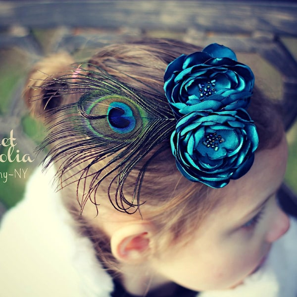 Peacock Head Piece- Feather Fascinator - perfect for a bride, bridesmaid, special occasion or a night on the town.