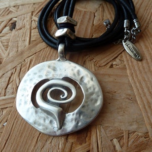Kette Amulett Spirale Leder schwarz chrissona® design Bild 9