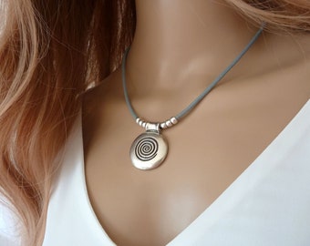 Kette Leder Collier Amulett Spirale chrissona®