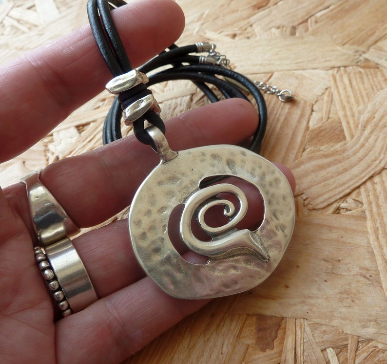 Kette Amulett Spirale Leder schwarz chrissona® design Bild 6