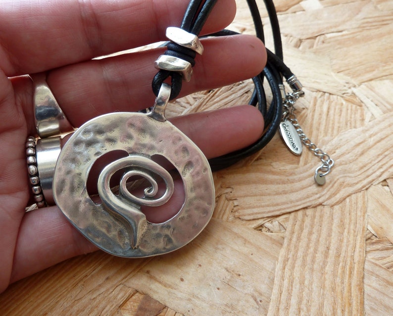 Kette Amulett Spirale Leder schwarz chrissona® design Bild 2