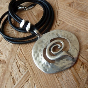 Kette Amulett Spirale Leder schwarz chrissona® design Bild 4