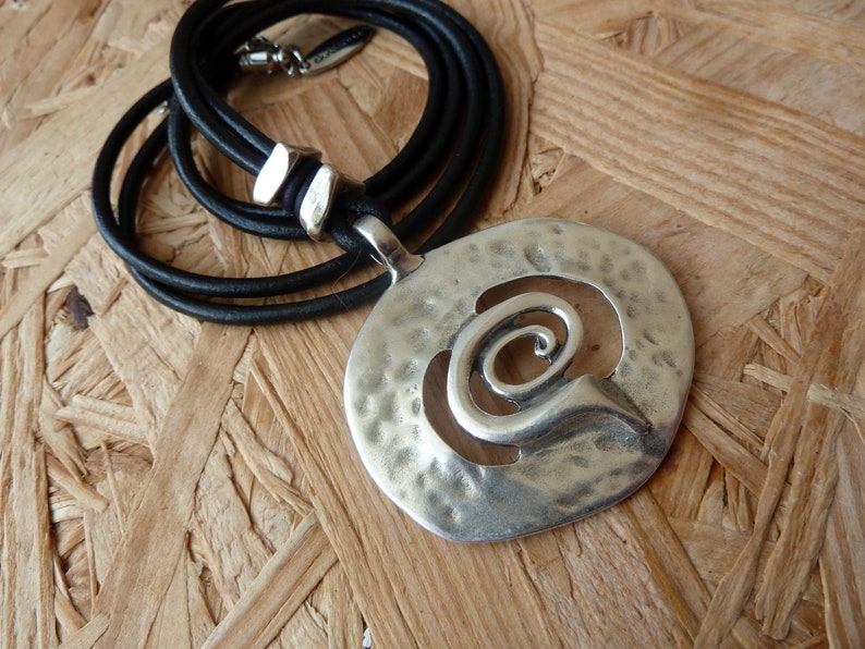 Kette Amulett Spirale Leder schwarz chrissona® design Bild 4