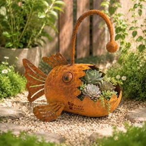 Benutzerdefinierte rustikaler Anglerfisch-Pflanzer mit Sukkulenten, Metall-Laternenfischtopf, Küstengartendekor, einzigartiger Pflanzenhalter im Freien, Gartengeschenk
