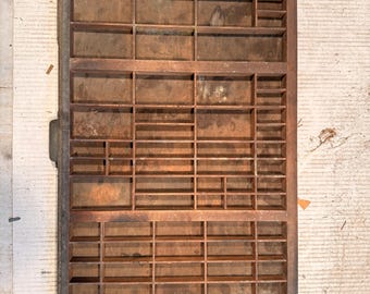 Caja tipográfica antigua para cajón de imprenta n.° 48