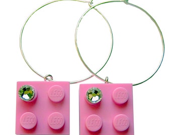 Light Pink LEGO® brick 2x2 with a ‘Diamond’ color SWAROVSKI® crystal on a Silver/Gold plated hoop