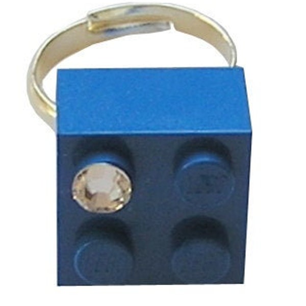Dunkelblau LEGO® Stein 2 x 2 mit einem 'Diamant' Farbe SWAROVSKI® Kristall auf einem Silber/Vergoldet verstellbaren Ring finden