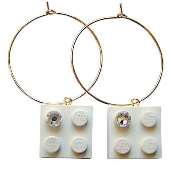 White LEGO® brick 2x2 with a ‘Diamond’ color SWAROVSKI® crystal on a Silver/Gold plated hoop