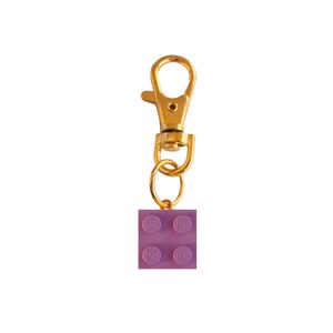 Brique LEGO® 2x2 rose clair sur un porte-clé plaqué argent/or - Cadeau pour fan de LEGO® - Cadeau pour geek - Cadeau de rentrée des classes