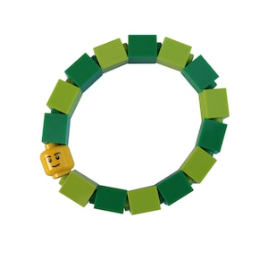 Bracelet pour enfants vert - fait de briques LEGO® et tête de Minifigurine LEGO® sur des cordons élastiqués