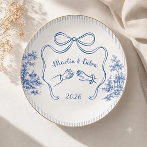 Porte-bague personnalisé avec initiales et date, porte-bijou personnalisé, cadeau de mariage minimaliste, plaque pour bague de fiançailles, idée cadeau de demoiselle d'honneur