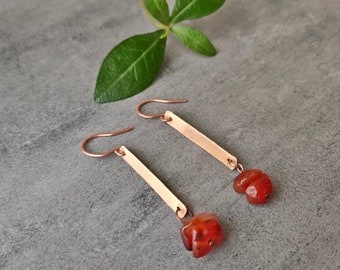 Agat and copper earrings, Long bar earrings fiery agate gemstone, minimalist hammered dangle earrings