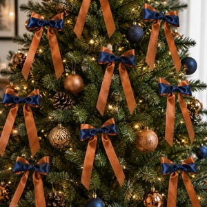 Kerstboomstrikken van satijnlint - Set van 12 clip-on strikken, koningsblauw, koperkleurige satijnen strikken, handgemaakte kerstboomversiering