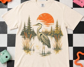 Vintage Loon Lake Nature Shirt, Retro Wildlife Bird Graphic Tee, Classic Forest Lake Landscape Top, Comfort Colors® Outdoor Gift