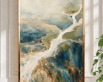 Peut inclure: Une œuvre d'art murale encadrée de forme rectangulaire verticale représentant un paysage abstrait. La composition présente des textures superposées dans des tons bleu marine profond, vert sauge, beige sable et un chemin blanc central.