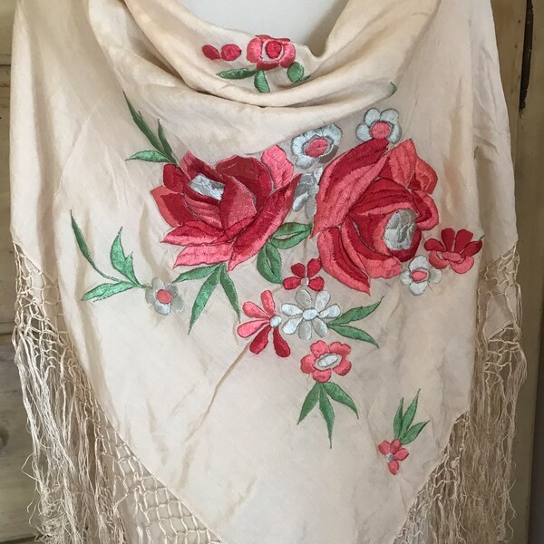 traditional spanish shawl