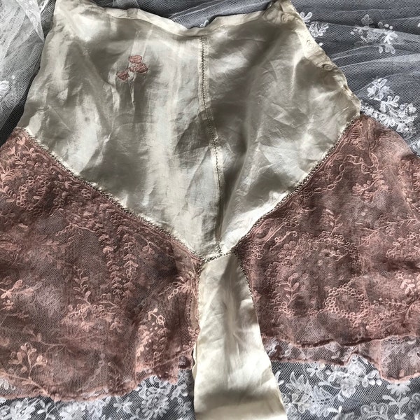 Vintage tap pants knicks cream silk pink tambour lace + tissue silk 1930's vintage lingerie collectors