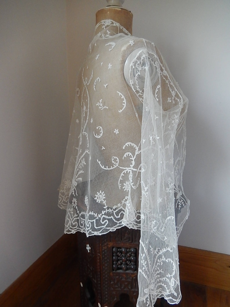 Antique applique lace jacket shrug bridal Victorian hand lace wedding 1800/'s floral sprays and sprigs