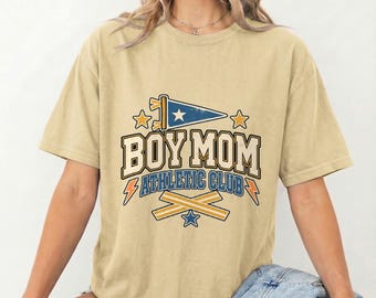 ボーイママTシャツ（女性用）、ボーイママアスレチッククラブレトログラフィックTシャツ、面白いママへのギフト