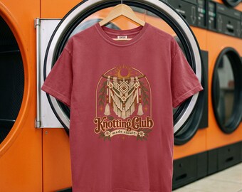 マクラメの壁掛けシャツ、結び目クラブTシャツ、レトロなファイバーアートギフト