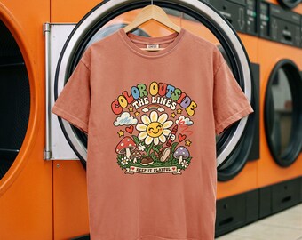 塗り絵Tシャツ、枠線外塗りTシャツ、レトロでクリエイティブなギフト