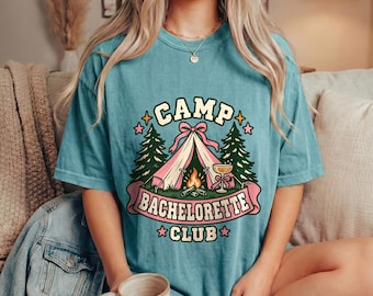 キャンプ独身パーティーTシャツ（女性用）、レトロな独身パーティーグラフィックTシャツ、ブライズメイド旅行ギフト