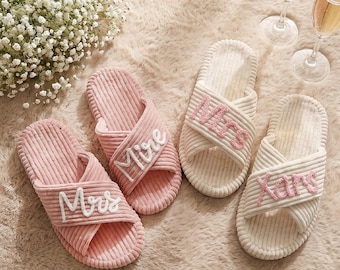 Aangepaste naam pantoffels voor vrouwen, bruidsmeisje voorstel cadeau, gezellig bruidsfeest huis pantoffels, gepersonaliseerde pantoffels voor bruidsmeisje bruid
