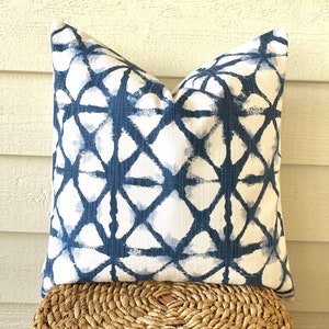 Blue and white pillow cover. 20 x 20 inch, graphic patterned blue and white pillow cover. image 2