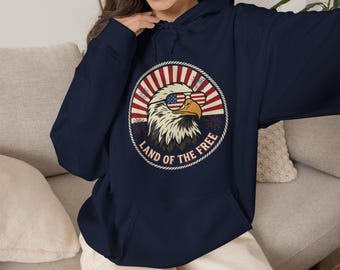 Sudadera con capucha con cabeza de águila y gafas de sol / Bandera estadounidense retro con diseño de rayos de sol