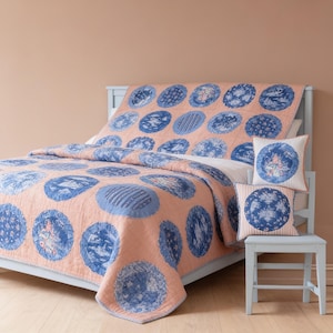 Tallrikssamling Quiltmönster PDF | Blåvit keramik tallriksquilt | Dusty Peach applikationsquilt | Digitalt Quiltmönster