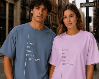 Passende Paar Shirts, verloren in der richtigen Richtung T-Shirt, Minimalistische paar T-Shirts, passende Freund Freundin Shirts, Geburtstagsgeschenk