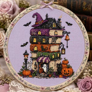 Spookachtig boekenstapel kruissteekpatroon: spook, pompoen en vleermuis borduurpatroon (PDF)