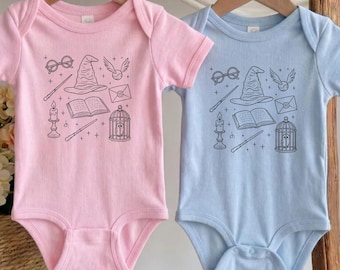Zauberer Schule Doodle Onesie Baby Body Zauberer Schule Sweatshirt Kleinkind T-Shirt Hexe Hoodie Magisches Symbol Onesie Magier Doodle Tee