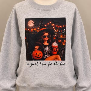 Size XLarge, Halloween Mock Neck Sweatshirt , Heather Gray, Spooky Witch Graphic, Cozy Fall Pullover, I’m Just Here For The Boos