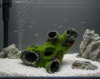 Moosbedeckte, hohle Baumstammhöhle aus Kunstharz – Aquariendekoration – Versteck für Garnelen und Fische – Aquariengestaltung im Treibholz-Stil