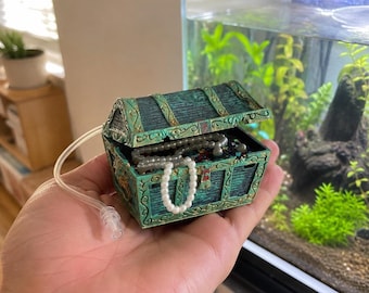 Aquarium-Dekoration: Piratenschatzkiste mit Fischmotiv, Luftsprudler aus Harz