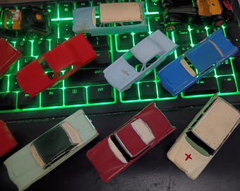 Surtido de coches de plástico de F&F Mold and Die Works