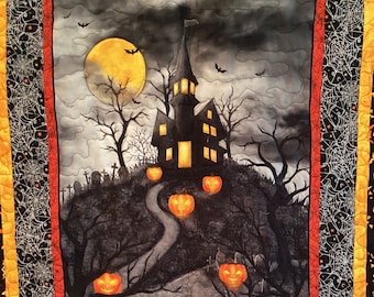 Halloween quilt Haunted house Hallows eve pumpkins , cozy couch throw, Halloween décor