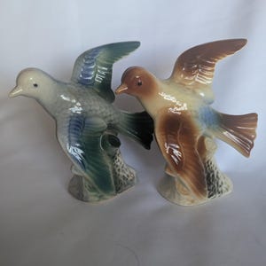 Mid Century Ceramic Dove Figurines/ Set of 2 Flying Doves on Stump/ Vintage Royal Copley/ Spaulding Pottery Pair/ Same Mold/ Blue and Brown