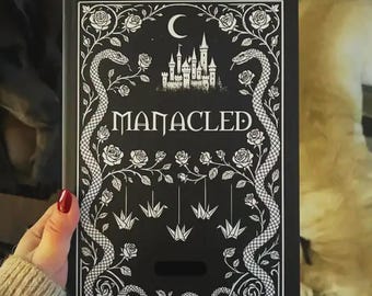 Manacled Illustriertes Sammler Hardcover Buch, Komplette Edition mit Kunstdrucken und Lesezeichen